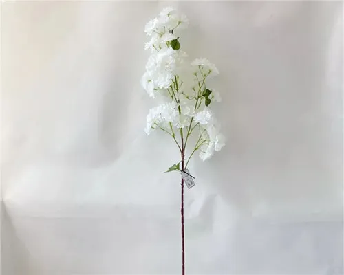 Ako replikujú hodvábne kvety čerešňového kvetu jemnú textúru skutočných okvetných lístkov Sakura?